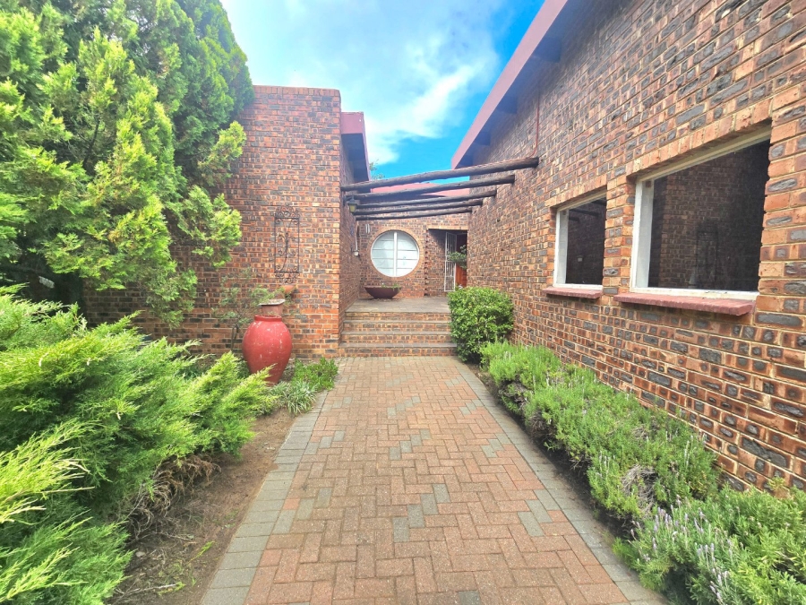To Let 4 Bedroom Property for Rent in Panorama Free State